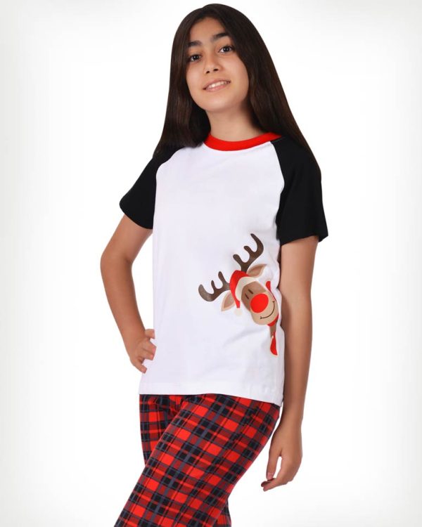 تیشرت و شلوار گوزن کنجکاو نوجوان